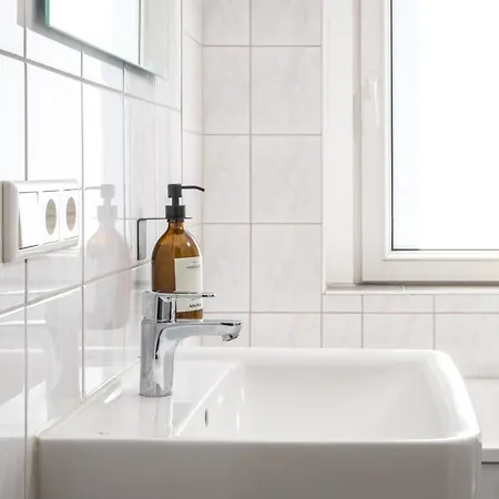 Appartement Sehr Zentrale Naehe Des Bahnhofs In Fuer Bis Zu 10 Personen Leipzig