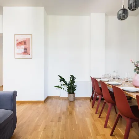 Appartement Sehr Zentrale Naehe Des Bahnhofs In Fuer Bis Zu 10 Personen *