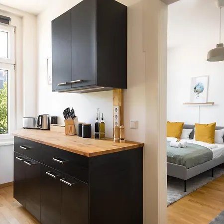 Sehr Zentrale Nähe Des Bahnhofs In Für Bis Zu 10 Personen Apartment