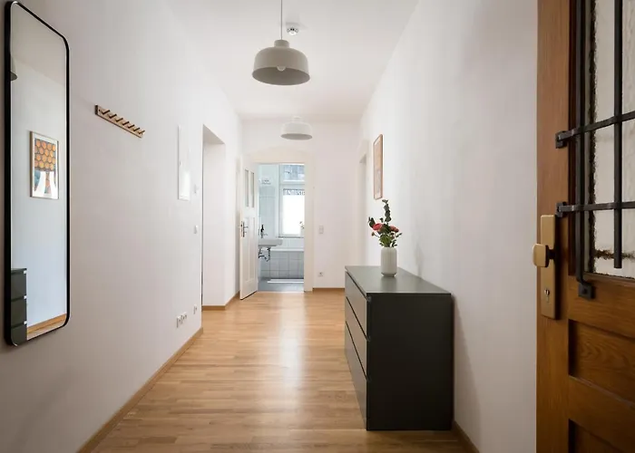 Sehr Zentrale Naehe Des Bahnhofs In Fuer Bis Zu 10 Personen Appartement