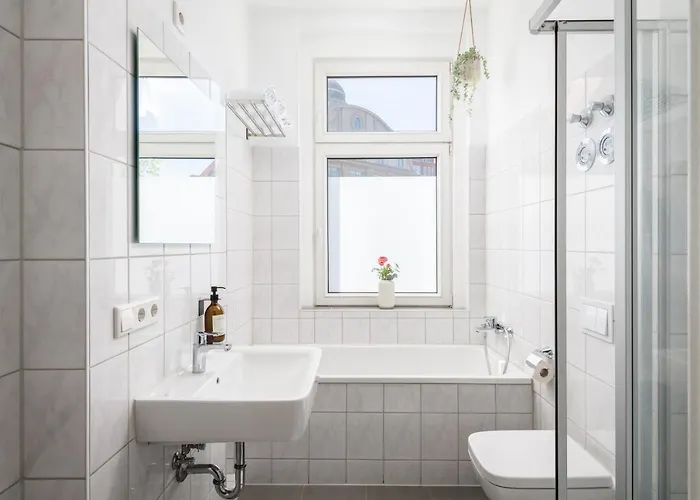 Appartement Sehr Zentrale Naehe Des Bahnhofs In Fuer Bis Zu 10 Personen Leipzig